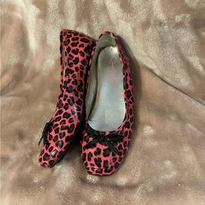 Hot pink leopard Jessica Simpson 6 flats punk 90s Lisa Frank